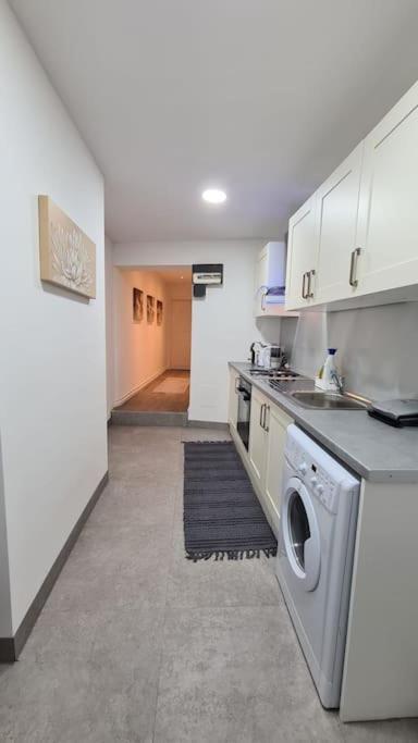 Luxury 1 Bedroom Flat In The Heart Of Wood Green لندن المظهر الخارجي الصورة