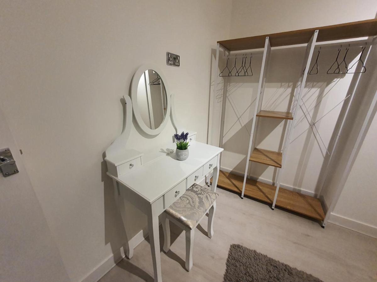 Luxury 1 Bedroom Flat In The Heart Of Wood Green لندن المظهر الخارجي الصورة